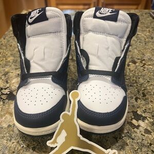 NWOT Nike Kids' Blue and White Sneakers
